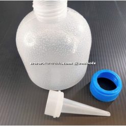 ขวดบีบน้ำมันเครื่อง กาบีบน้ำมันพลาสติก ขนาด 300ซีซี 2